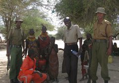 Kenya_2010_Locals_in_creek_bed_1.jpg
