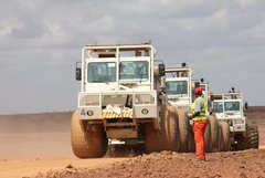 Kenya_2011_Vibs_on_Line.jpg