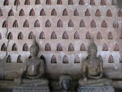 Laos_Vientiane_Wat_Sisaket_Buddha_Statues_2.jpg