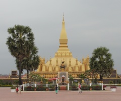 Laos_2011_Wat_Pha_That_Luang_1.jpg