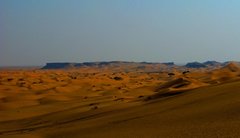 Oman_2009_Central_sandune_area_2_C_B_A_tonemapped.jpg