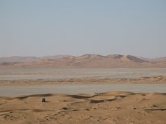 m_Seismic_-_Oman_-_2008_Recorder_in_dunes_1.jpg