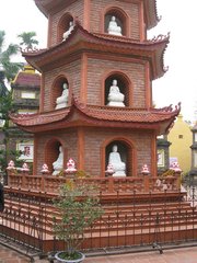 Hanoi_Tran_Quoc_Pagoda_4.jpg