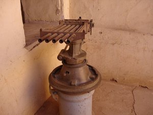 m_Kalifas_house_5_barrel_rifle.JPG