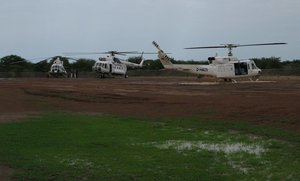 Sudan_2009_3_Helicopters_-_1.jpg