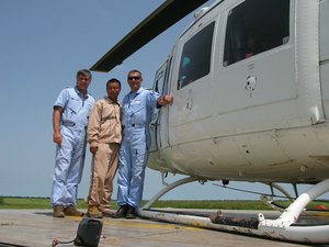 Sudan_2009_Helicopter_on_MBI_7.jpg