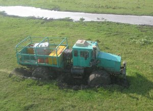 Sudan_2009_Stuck_truck_1.jpg