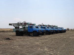 Filename=m_Rigs_parked_in_Camp.JPG
Filesize=57KiB
Dimensions=640x480
Date added=Sep 17, 2019 m_Rigs_parked_in_Camp.JPG