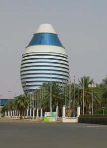 Khartoum_2009_Burj_Khartoum_1.jpg