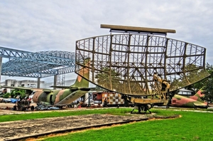 AirforceMuseum_Beacon_and_new_hanger_under_construction.jpg