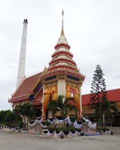 Crematorium_-_Wat_Sri_Jun_Rupragut_1.jpg