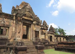 m_NEApril2015_PrasatMuaengTam_Crop_IMG_0999.jpg