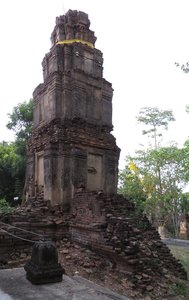 Filename=m_NEApril2015_PrasatMuaengThi_Crop_IMG_0928.jpg
Filesize=88KiB
Dimensions=505x800
Date added=Sep 20, 2019 m_NEApril2015_PrasatMuaengThi_Crop_IMG_0928.jpg
