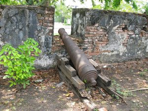 m_Chachoengsao_City_Wall_Cannon_3.JPG