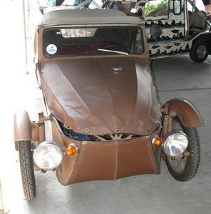 m_Jesada_Technik_Museum_Antique_Car_1.jpg