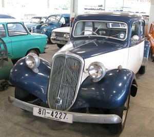 m_Jesada_Technik_Museum_Old_Car_12.jpg
