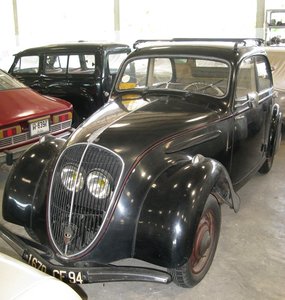 m_Jesada_Technik_Museum_Old_Car_2.jpg