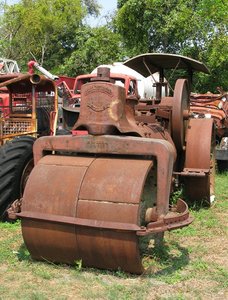 m_Jesada_Technik_Museum_Real_Steam_Roller.jpg
