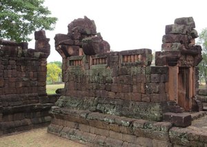 m_NEApril2015_PrasatPueaiNoi_Crop_IMG_0856.jpg