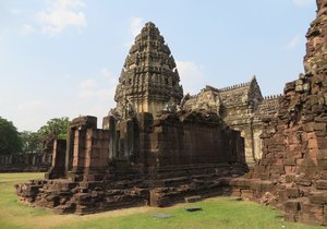 m_NEApril2015_Pimai_Crop_IMG_0827.jpg