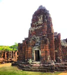 m_NEApril2015_Pimai_HDR_DSCN1598_7_9_Localtone-crop.jpg