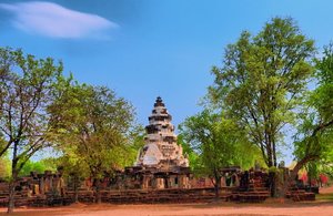 m_NEApril2015_PrasatHinPhanomWan_HDR_DSCN1549_8_50_Localtone-crop.jpg
