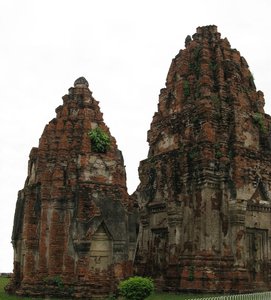 Lopburi_Prang_Khaek.jpg