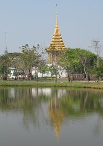Muang_Boran_Ancient-City_Mondod_Buddha_Footprint_1.jpg