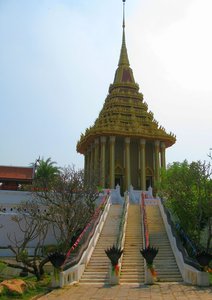 Muang_Boran_Ancient-City_Mondod_Buddha_Footprint_3.jpg
