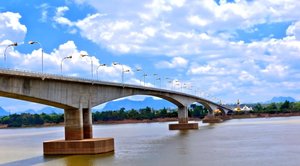 m_NEApril2015_NakhonPhanom_Bridge_HDR_DSCN1794_3_5_Detail-crop.jpg
