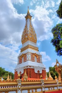 m_NEApril2015_WatPhraThatPhanom_HDR_DSCN1840_39_1_Localtone-crop.jpg