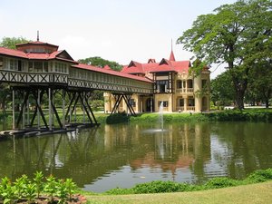 m_Thailand_-_Sanam_Chandra_Palace_2.jpg