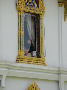 m_Thailand_-_Sanam_Chandra_Palace_window_cleaning_1.jpg