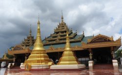 DSCN3242_-_Burma2C_Myawady_Wat_6.jpg