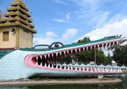 normal_DSCN3197_-_Burma2C_Myawady_Crocodile_Temple_1~0.jpg