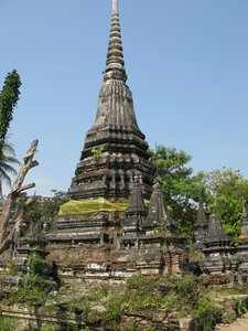 Koh_Kret_Chedi_Wat_Sao_Thong_Thong_2.jpg