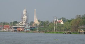 Koh_Kret_Wat_Bang_Juk_from_Koh_Kret_1.jpg