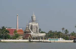 Koh_Kret_Wat_Bang_Juk_from_Koh_Kret_4.jpg