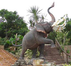 Filename=Petchabun_2014_Khao_Kor_Wat_PhraTat_Phasorn_Keaw_-_2.jpg
Filesize=157KiB
Dimensions=800x747
Date added=Sep 20, 2019 Petchabun_2014_Khao_Kor_Wat_PhraTat_Phasorn_Keaw_-_2.jpg
