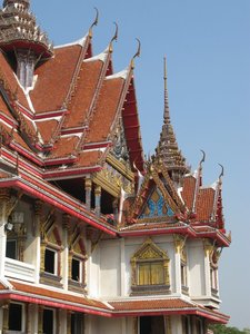 Samut-Prakarn_Wat_AsokeRam_6.jpg