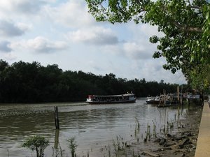 m_Wat_Pra_Samut_River_Ferry_2.jpg