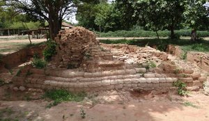 Filename=SriThep_2014_SriThep_Khmer_Ruins_1.jpg
Filesize=121KiB
Dimensions=800x464
Date added=Sep 20, 2019 SriThep_2014_SriThep_Khmer_Ruins_1.jpg