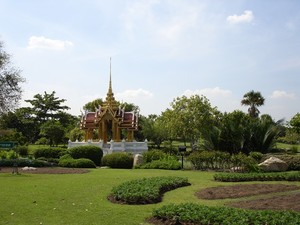 Filename=Sala_Suan_Luang_Oct_2004.jpg
Filesize=132KiB
Dimensions=800x600
Date added=Sep 20, 2019 Sala_Suan_Luang_Oct_2004.jpg