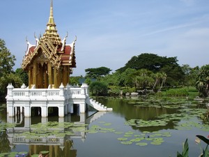 Filename=Suan_Luang_2_-_Oct_2004.jpg
Filesize=132KiB
Dimensions=800x600
Date added=Sep 20, 2019 Suan_Luang_2_-_Oct_2004.jpg