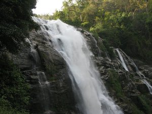 ChiangMai_2010_Wachirathan_Waterfall_Doi_Intanon_1.jpg