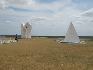 m_Kazakhstan_-_Koryt_Atta__-_Monument_2.jpg
